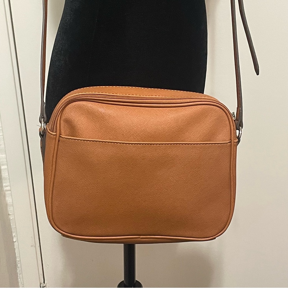 LIZ CLAIBORNE Crossbody Purse Bag in Brown - Picture 2 of 7